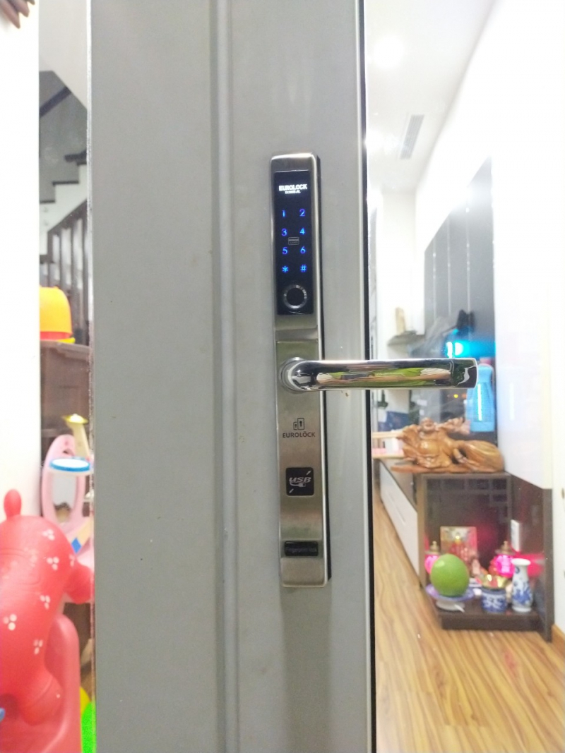 Giới thiệu khóa vân tay cho cửa nhôm kính xingfa và cửa nhựa lõi thép uPVC
