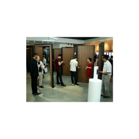 Khóa điện tử giá chục triệu đồng đắt khách