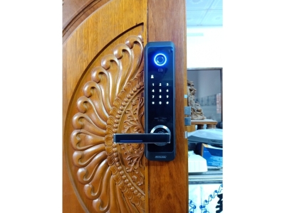 Lắp đặt khoá điện tử vân tay Mỹ Schlage S-6500F tại 68 Nguyễn Biểu, P. 1, Quận 5, TP. HCM.